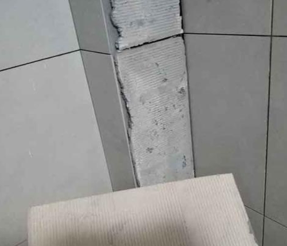 郎溪瓷砖空鼓维修公司分享下厨房瓷砖脱落的补救措施。